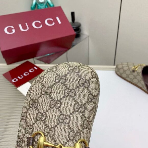 Gucci mule slippers in GG Supreme canvas - Picture 7 of 7